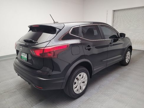 Used 2017 Nissan Rogue Sport S image 9