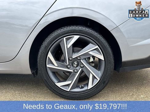 Used 2025 Hyundai Elantra SEL FWD image 9