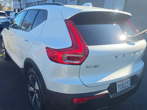 Used 2025 Volvo XC40 B5 Plus AWD/4WD image 6