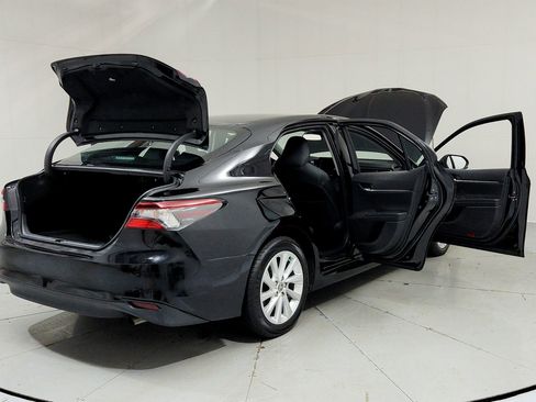 Used 2023 Toyota Camry LE FWD image 10