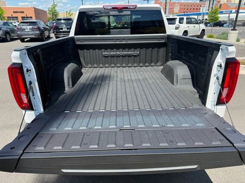 Used 2024 GMC Sierra 1500 Denali w/ Technology Package AWD/4WD image 28