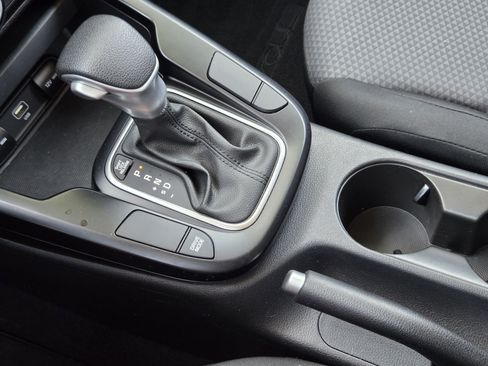 Used 2025 Kia Soul LX w/ LX Technology Package FWD image 22