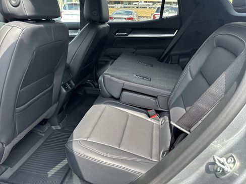 New 2027 GMC Terrain Elevation w/ Elevation Premium Package AWD/4WD image 13