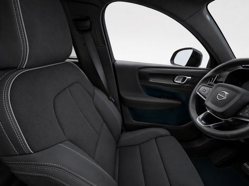 Certified 2023 Volvo C40 P8 Recharge Ultimate AWD/4WD image 10