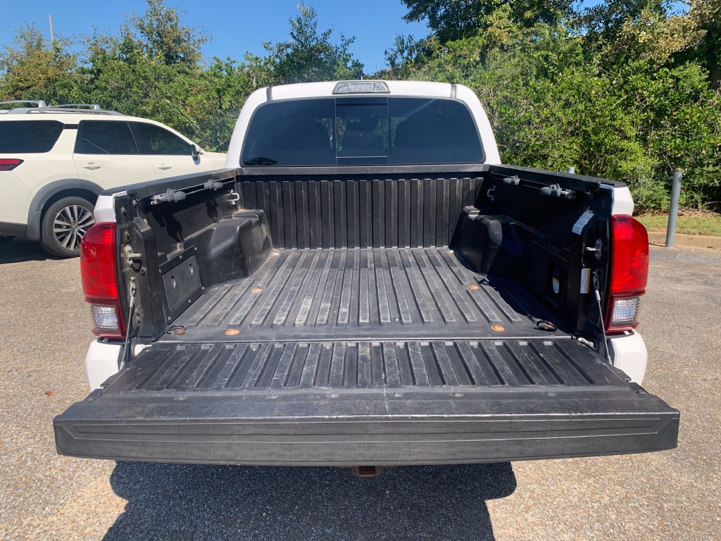 Used 2018 Toyota Tacoma TRD Sport RWD image 7