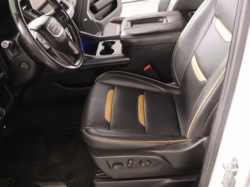 Used 2021 GMC Yukon AT4 w/ Technology Package image 11