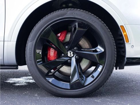 Certified 2024 Bentley Bentayga Extended Wheelbase image 6