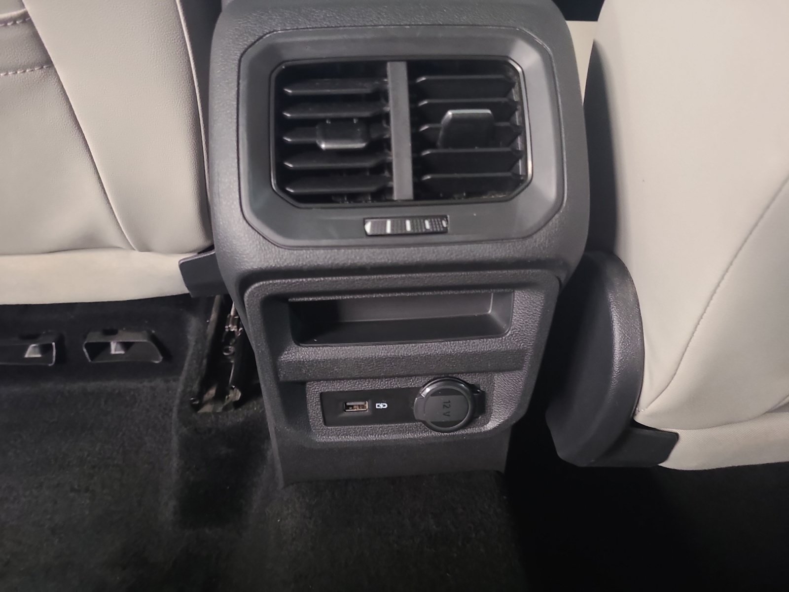 Used 2020 Volkswagen Tiguan SE FWD image 30
