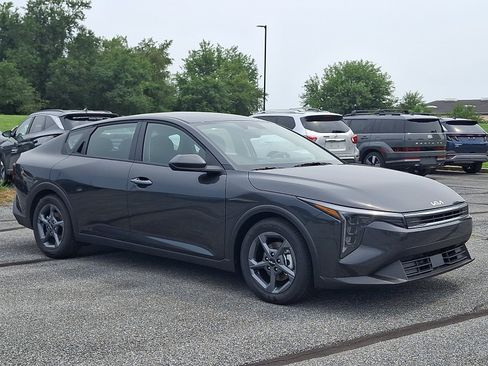 New 2026 Kia K4 FWD image 2