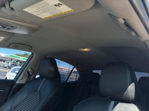 Used 2022 Toyota Camry SE FWD image 23