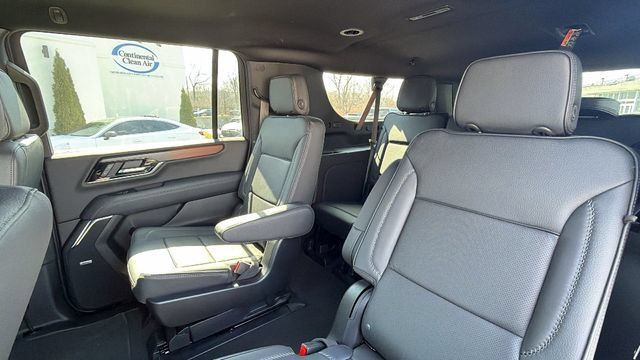Certified 2025 GMC Yukon XL Denali AWD/4WD image 32