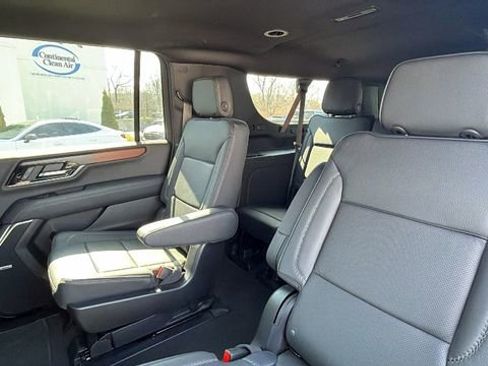 Certified 2025 GMC Yukon XL Denali AWD/4WD image 32