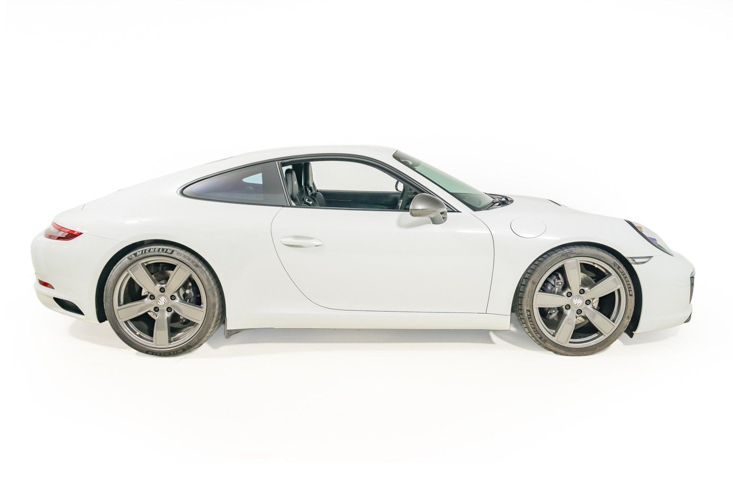 Used 2018 Porsche 911 Carrera T w/ Carrera T Interior Package RWD image 9