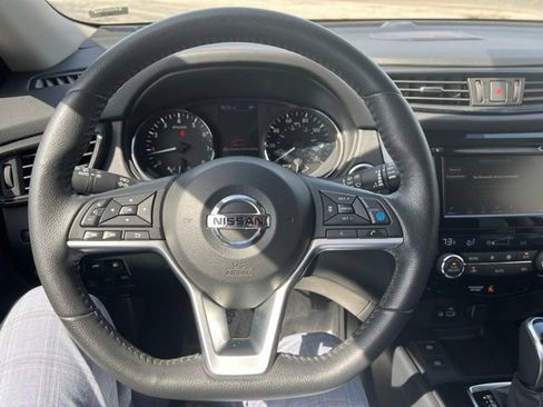 Used 2020 Nissan Rogue SV w/ Sun & Sound Touring Package AWD/4WD image 17