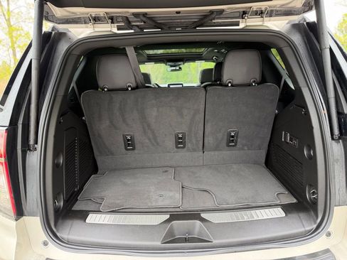 Used 2023 Chevrolet Tahoe Z71 w/ Luxury Package AWD/4WD image 29