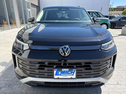 Certified 2025 Volkswagen Tiguan SE image 10