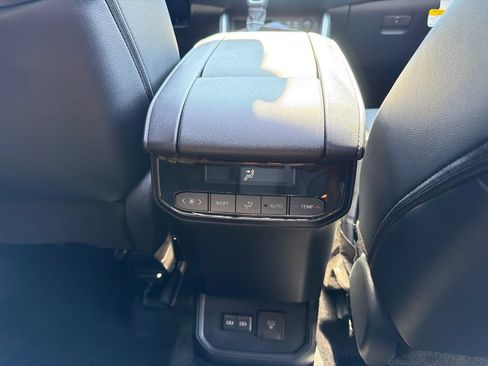 New 2026 Toyota Highlander Limited AWD/4WD image 27