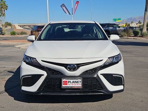 Used 2024 Toyota Camry SE FWD image 4