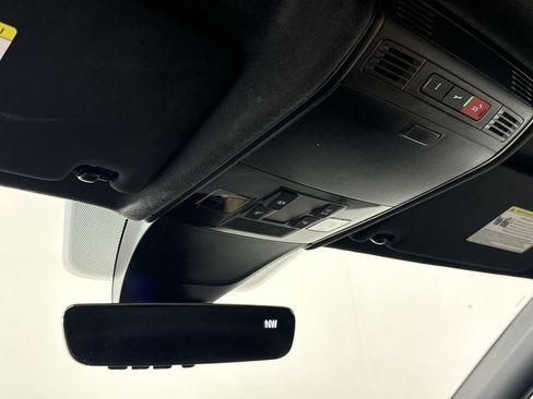 Used 2024 Volkswagen Tiguan SE AWD/4WD image 10