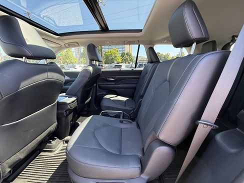 Used 2024 Toyota Grand Highlander Platinum image 20