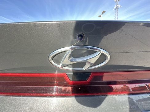 Used 2023 Hyundai Elantra SE image 29