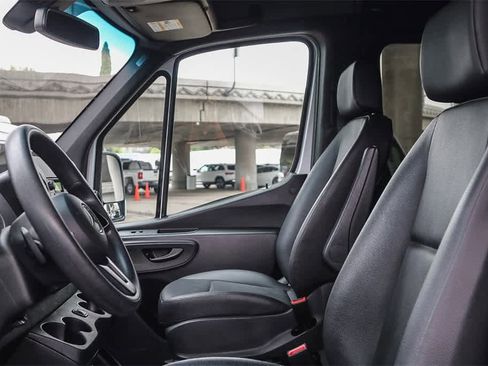 Used 2020 Mercedes-Benz Sprinter 2500 image 15