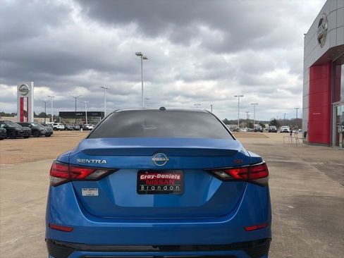Used 2025 Nissan Sentra SR w/ SR Premium Package image 3