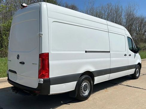 Used 2022 Mercedes-Benz Sprinter 2500 image 8