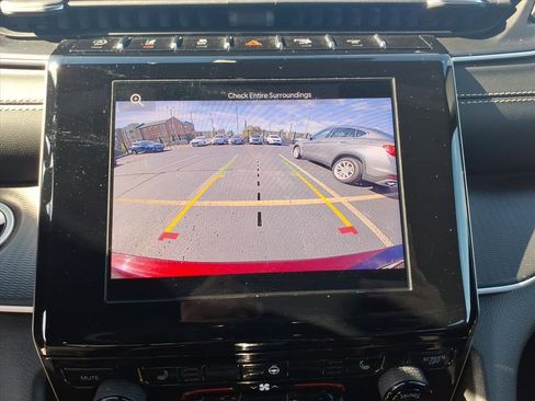 Used 2023 Jeep Grand Cherokee L Altitude image 19