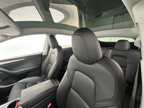 Used 2023 Tesla Model Y Long Range image 26