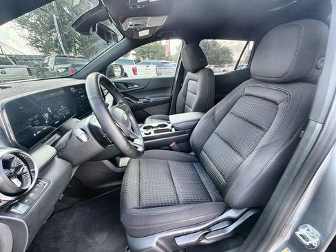 Used 2026 Chevrolet Equinox LT AWD/4WD image 18
