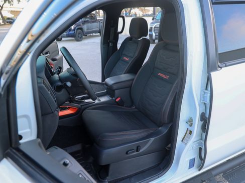 Used 2024 Nissan Frontier Pro-X RWD image 32