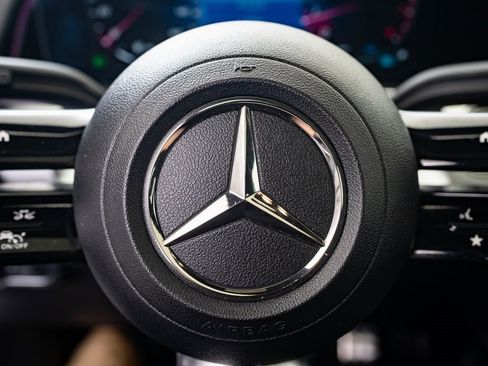 Certified 2024 Mercedes-Benz GLB 250 4MATIC image 26