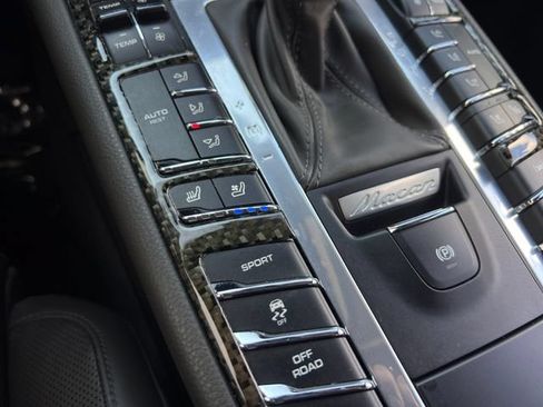 Used 2020 Porsche Macan S AWD/4WD image 28