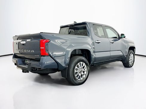 Used 2025 Toyota Tacoma Limited AWD/4WD image 9