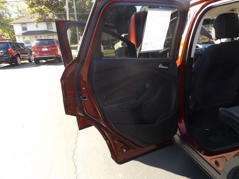 Used 2016 Ford Escape SE image 19