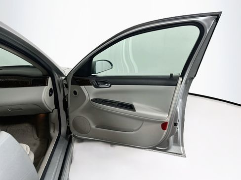 Used 2012 Chevrolet Impala LT w/ LT Sunroof Package FWD image 30