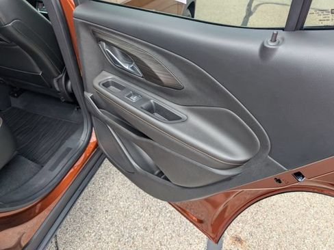 Used 2019 GMC Terrain SLT w/ Preferred Package FWD image 6