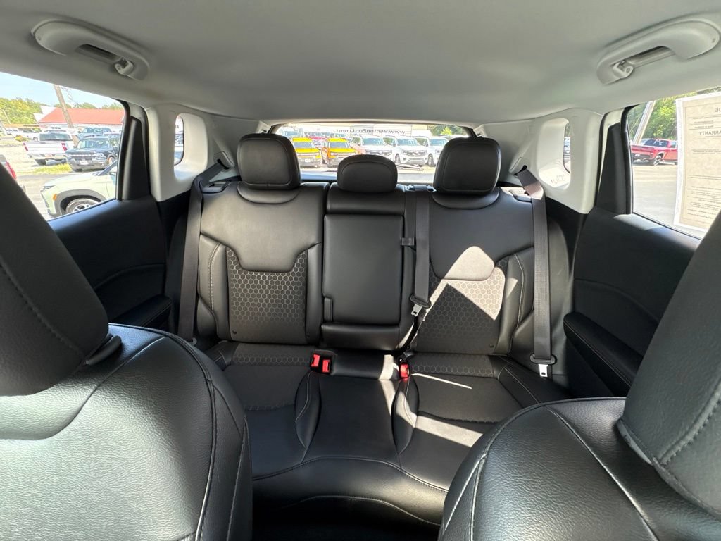 Used 2021 Jeep Compass Latitude AWD/4WD image 30