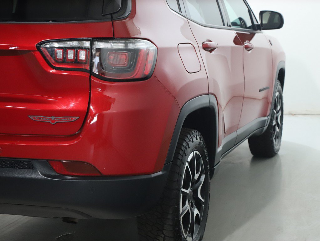 Used 2025 Jeep Compass Trailhawk AWD/4WD image 50