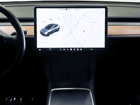 Used 2024 Tesla Model Y Long Range AWD/4WD image 13