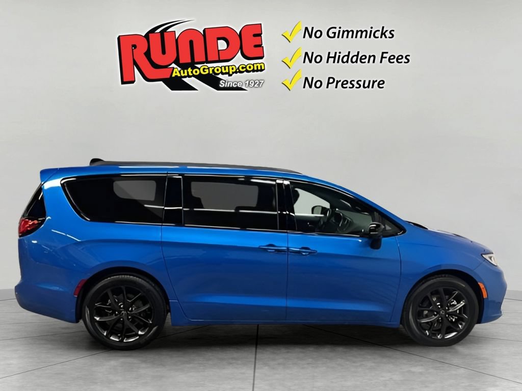 New 2026 Chrysler Pacifica Select w/ S Appearance Package FWD image 6