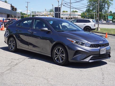 Used 2023 Kia Forte LXS FWD image 2