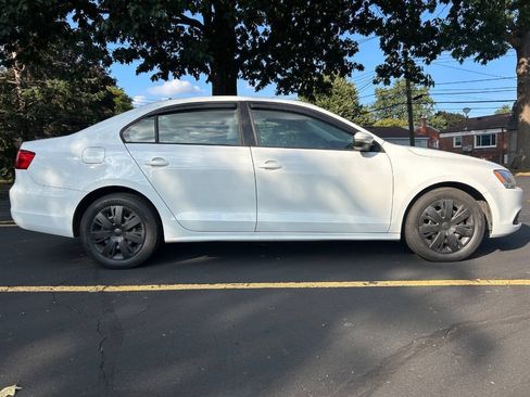 Used 2014 Volkswagen Jetta SE FWD image 2