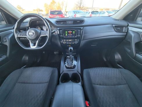 Used 2018 Nissan Rogue SV w/ Sun & Sound Touring Package image 18