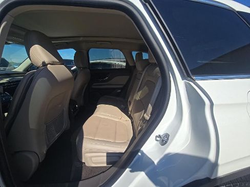Used 2022 Lincoln Corsair AWD w/ Premium Package image 13