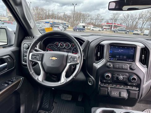 Used 2020 Chevrolet Silverado 1500 LT w/ Convenience Package image 3