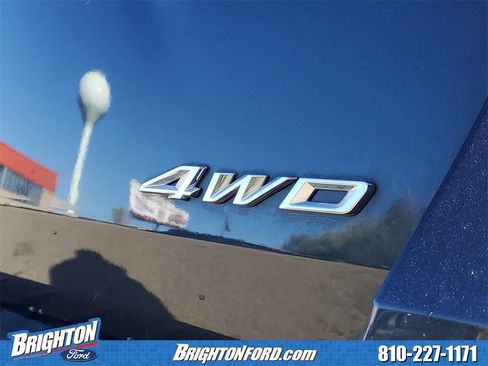 Used 2023 Ford Explorer XLT w/ Equipment Group 202A image 6