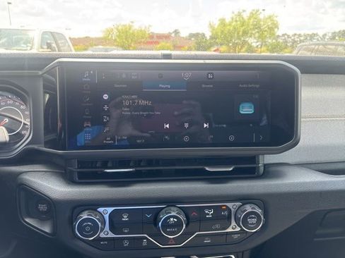 Used 2024 Jeep Gladiator Sport image 26