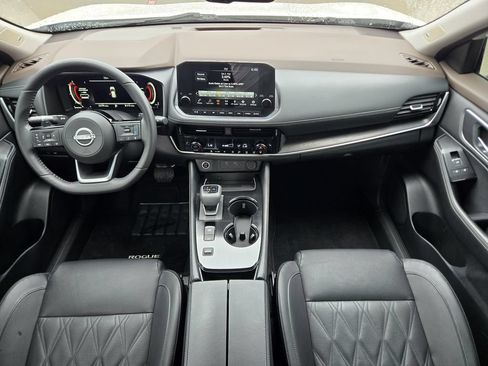 Used 2023 Nissan Rogue Platinum FWD image 15